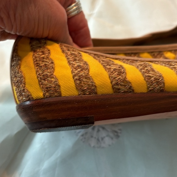 Designer ERIC JAVITS* New York Yellow/Brown burlap Ribbon Sz 9 right 9.5 left - Picture 8 of 8